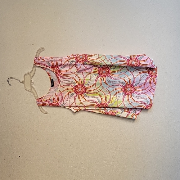 C.DEAR TOP sleevesles roundneck size Medium color purple green red yellow - Picture 3 of 15